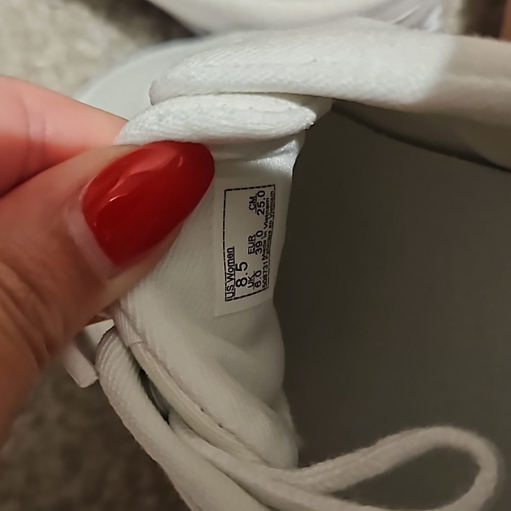 Vans - Picture 4 of 4